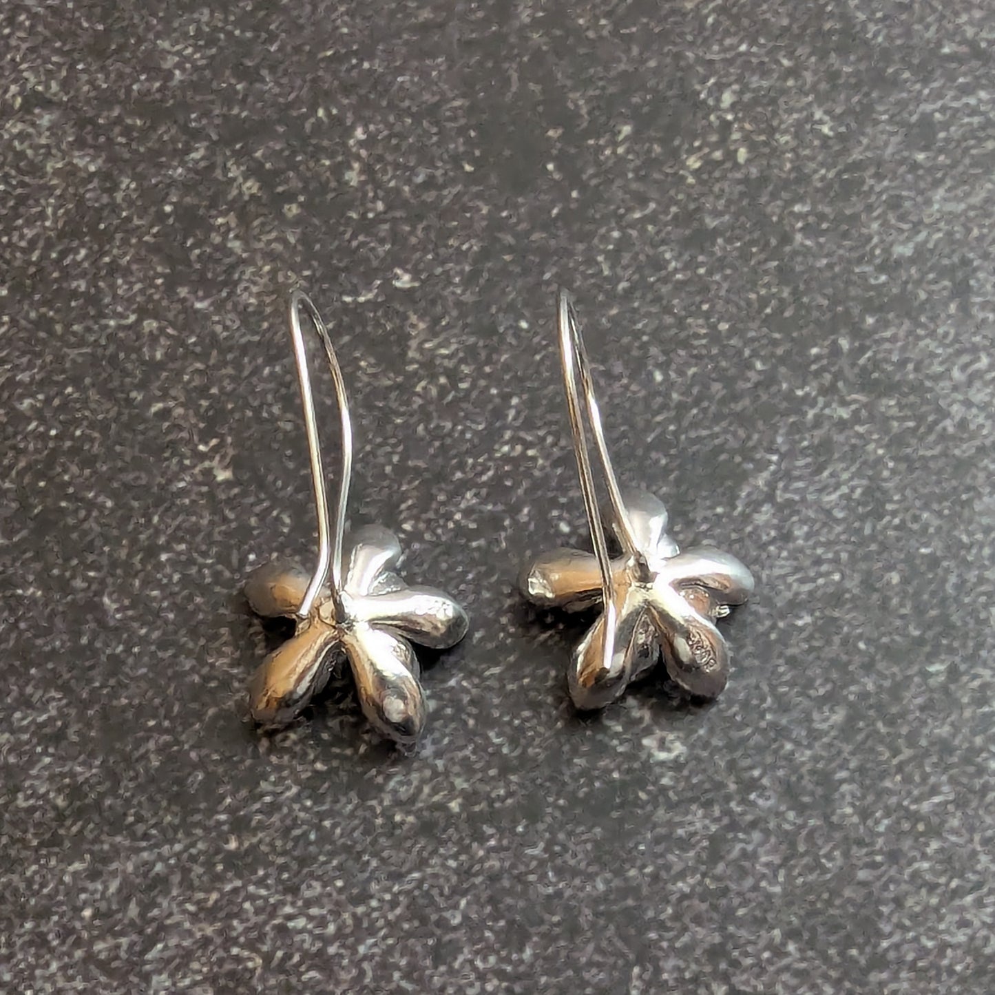 フラワーロングピアス