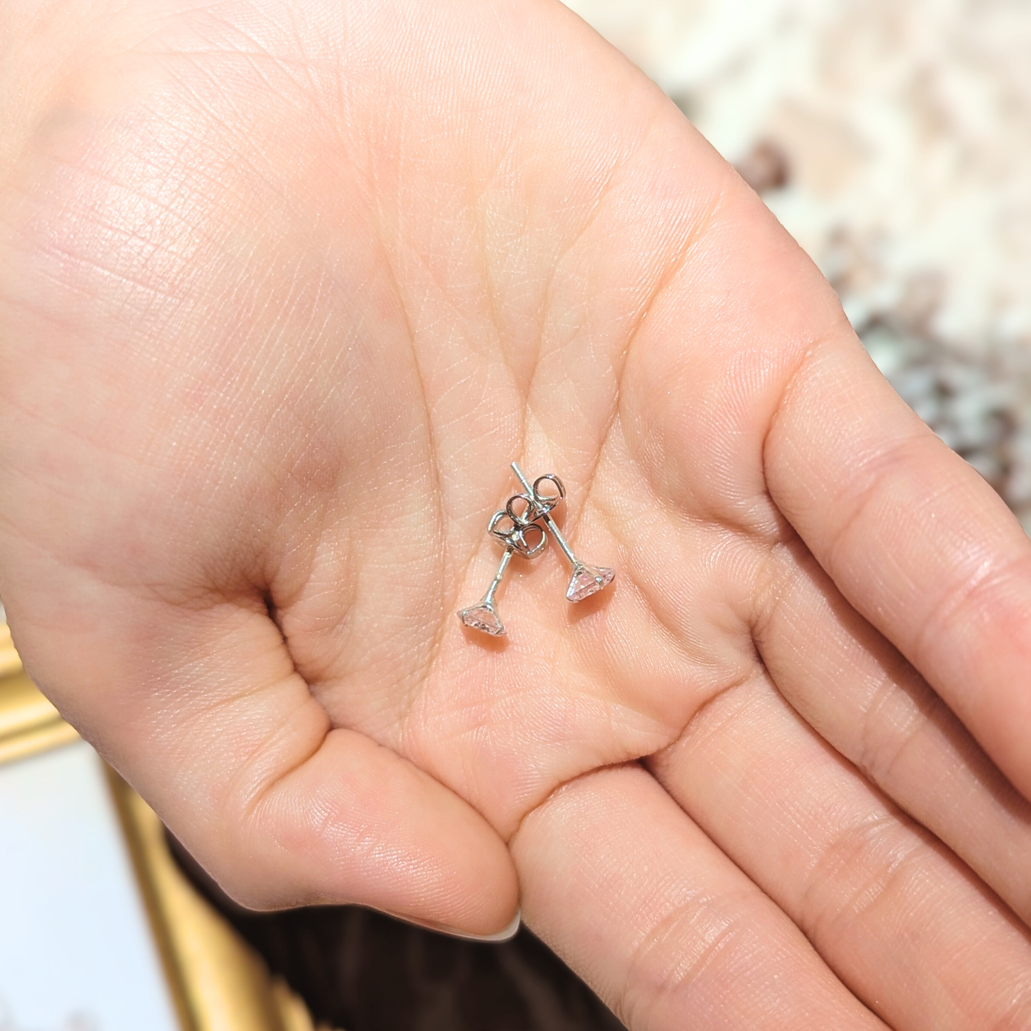 迷った朝はこれ一択。ダイヤモンドのような輝き シンプル一粒ピアス【シルバー925/金属アレルギー対応】